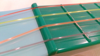 ナット部分ももちろんプラスチック